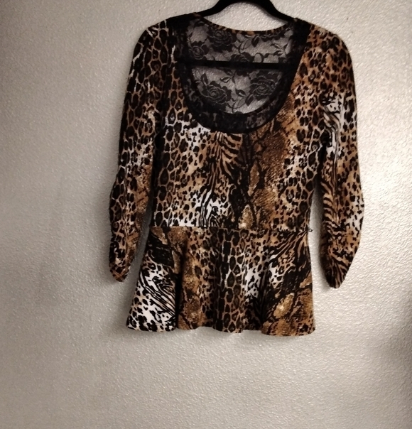 Animal Print Black Lace Peplum Tunic - Picture 2 of 2
